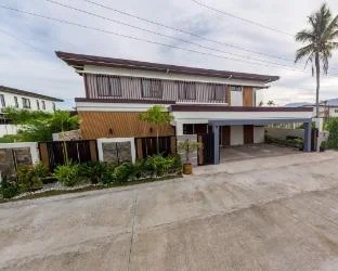 Exclusive Beach House w/ Jacuzzi & 3 Bedrooms W