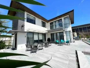 Beachview Mountainview 3 Bedroom and Big Pool W