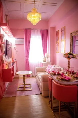 Pink Ras Suite