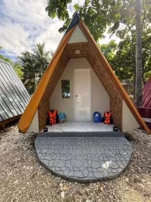 Fresh Bryza Beach Resort & Restaurant / Bar