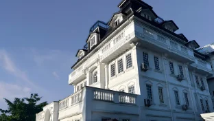 San Franz Hotel La Perla