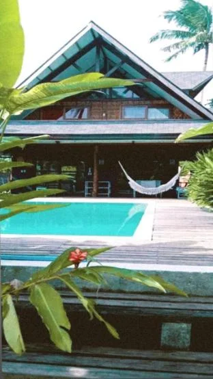 Tropical Jungle Villa 5 min walk to Cloud 9