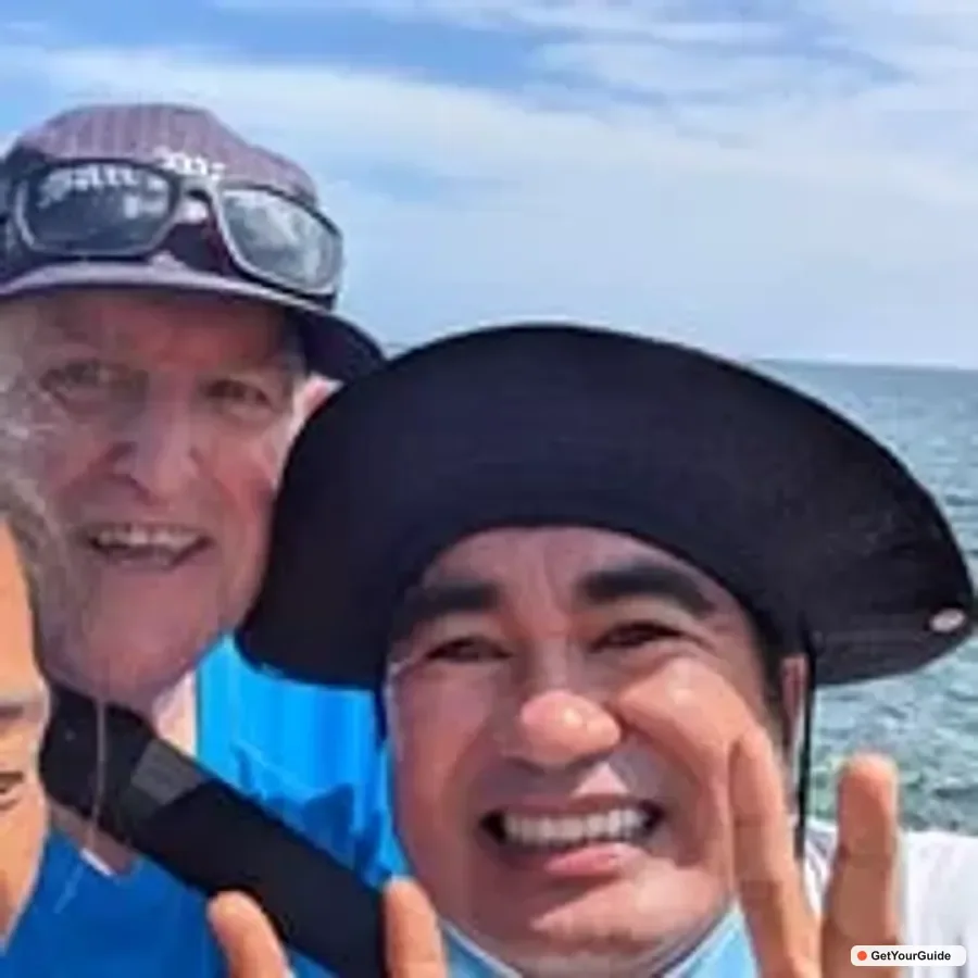 Island Boat Tour with Crystal Cove Entry