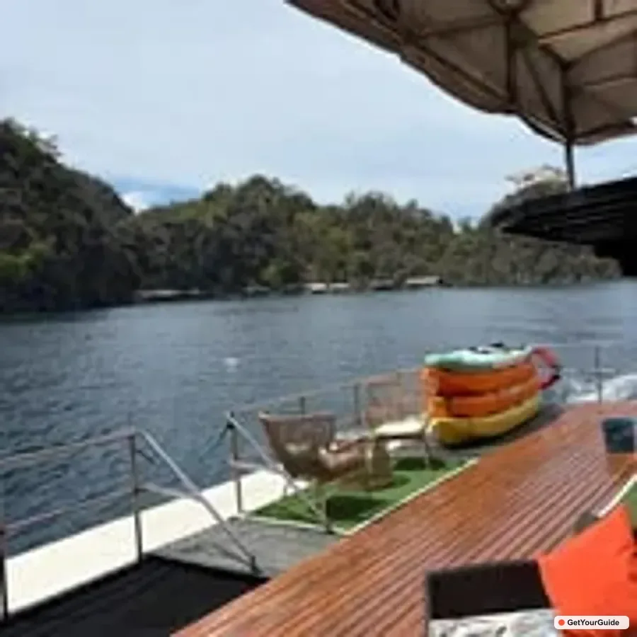Island: Premier Trimaran Tour