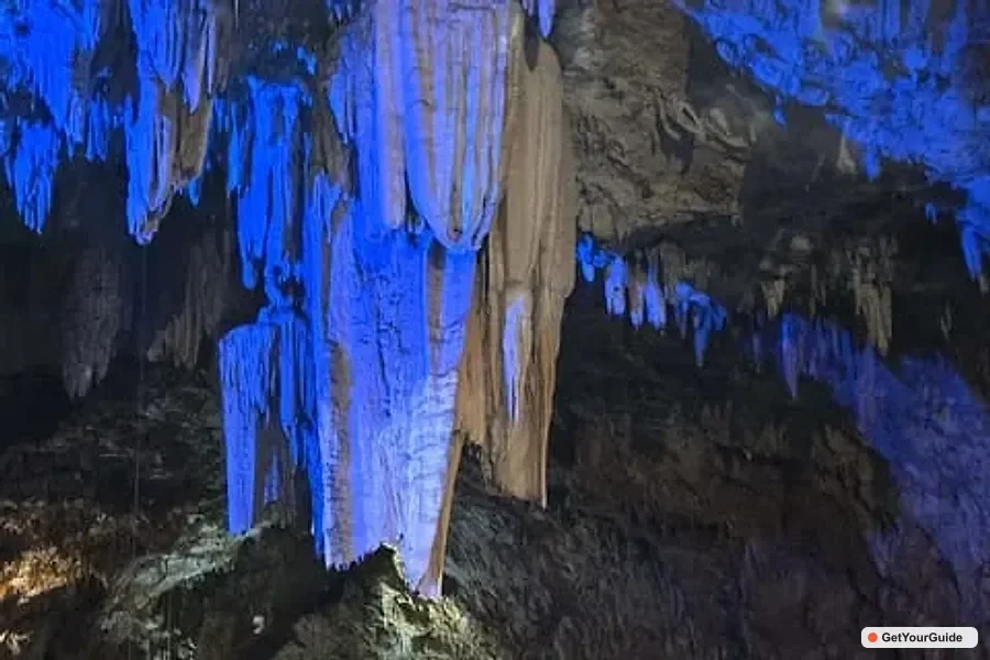 Pukaway Cave Private Tour with Picnic Lunch