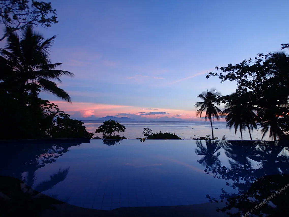 Amun Ini Beach Resort photo 2