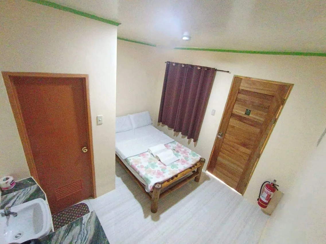 Rose Apartments photo 3