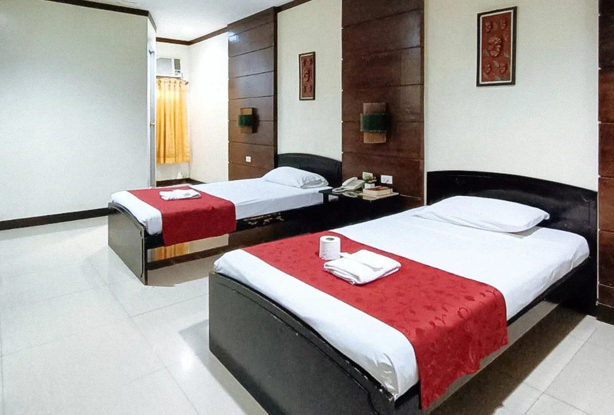 Check Inn Bacolod by RedDoorz photo 2