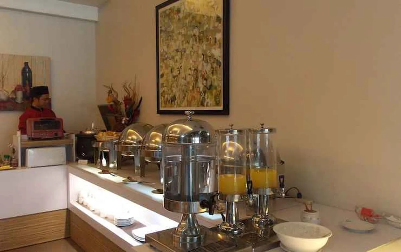 Circle Inn Hotel and Suites Bacolod photo 4