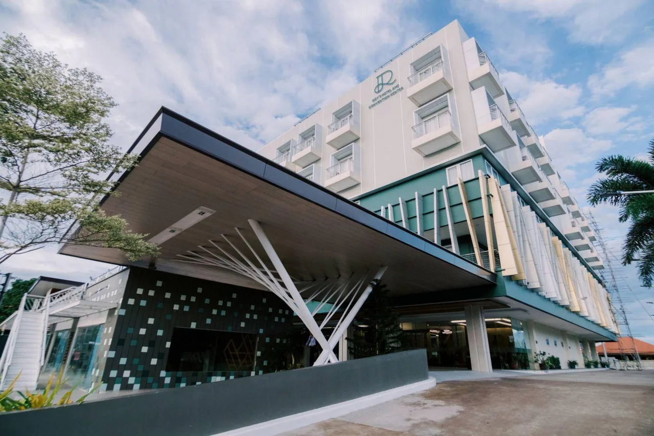 Roy's Hotel and Convention Center