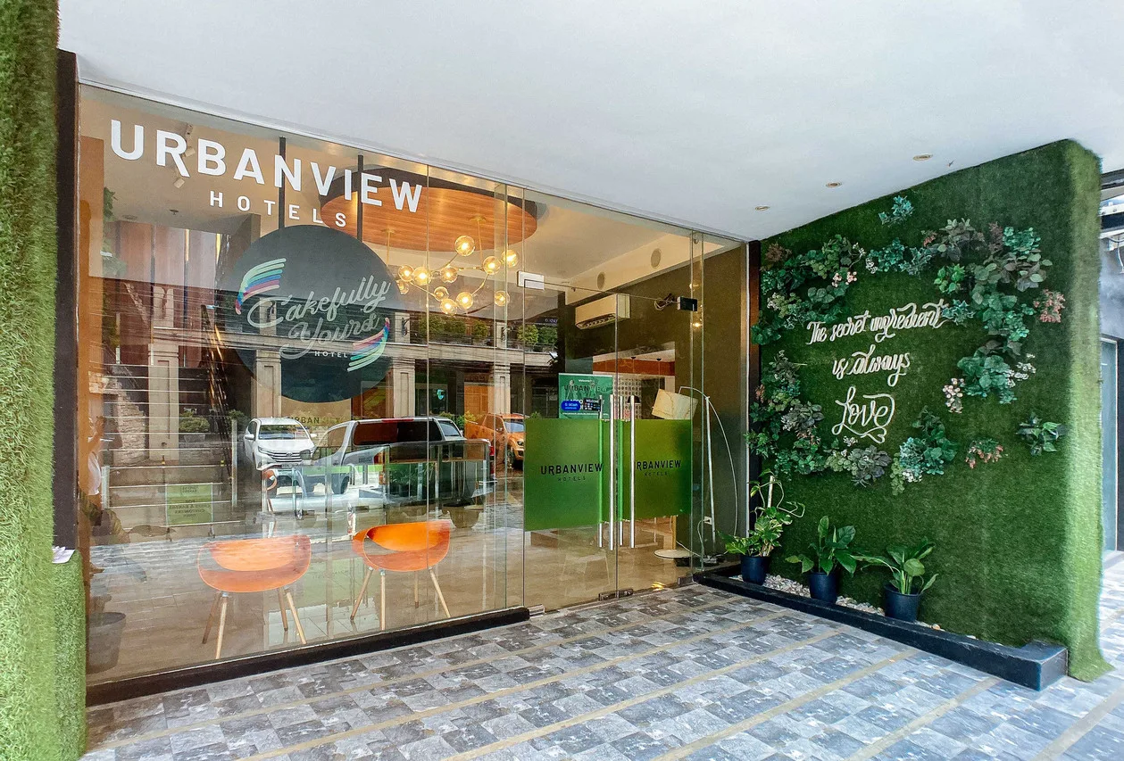 UrbanView @ Lacson Street Bacolod City by RedDoorz photo 3