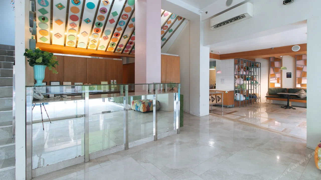 UrbanView @ Lacson Street Bacolod City by RedDoorz photo 4