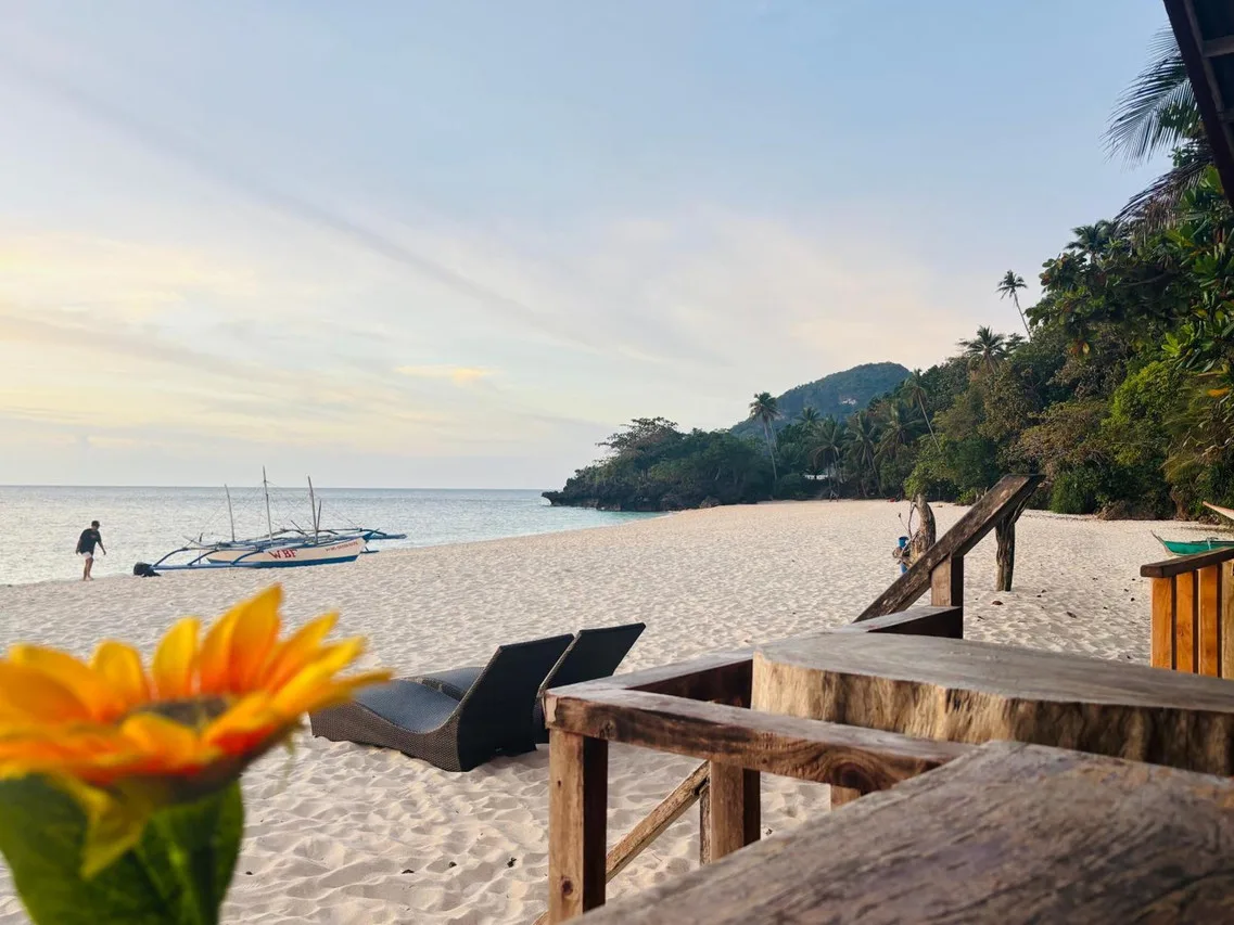 White Beach Front and Cottages photo 4