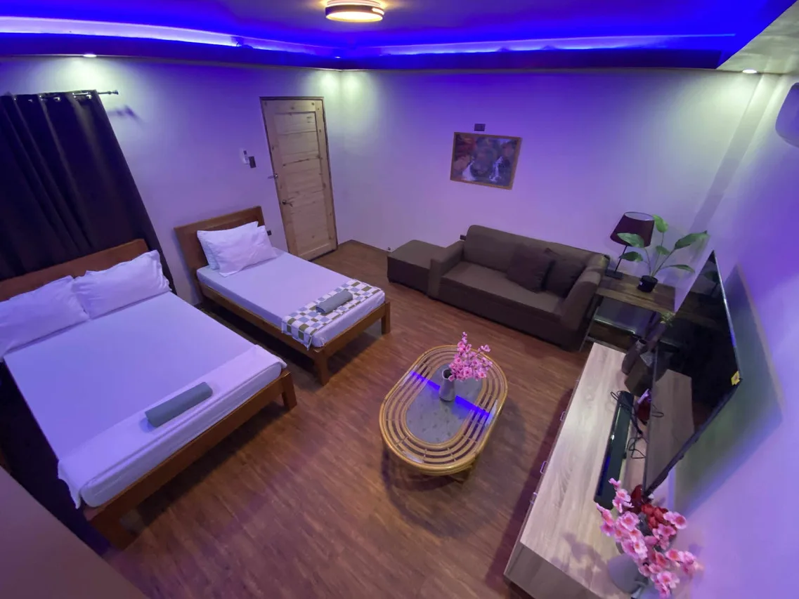 Momshie's Apartelle and Restaurant