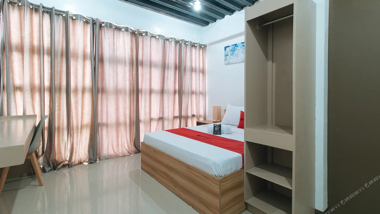 RedDoorz Near Iloilo International Airport photo 2