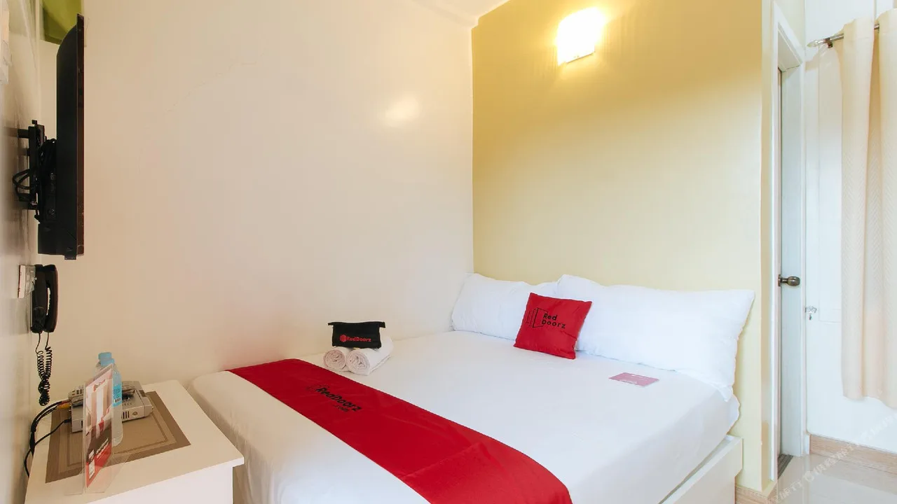 RedDoorz Plus near Lapasan Plaza Cagayan de Oro photo 3