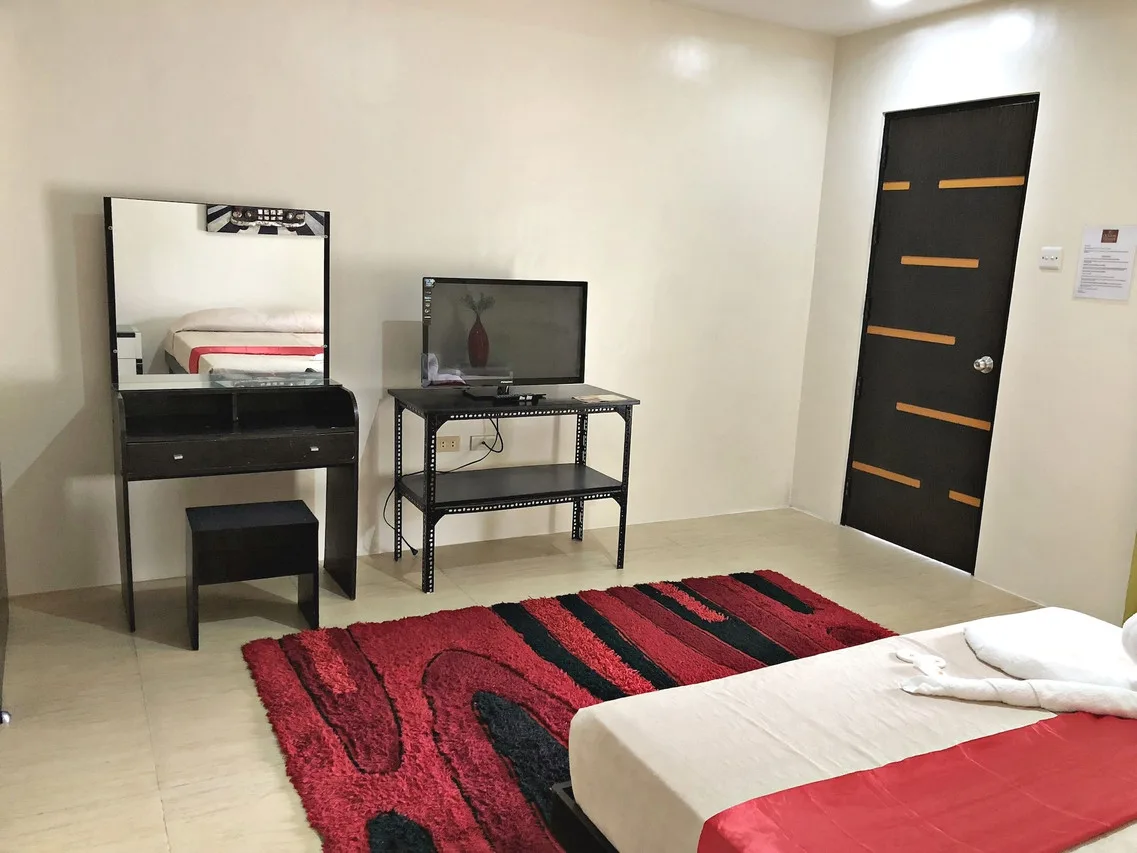 Quezon Premier Hotel Candelaria photo 3