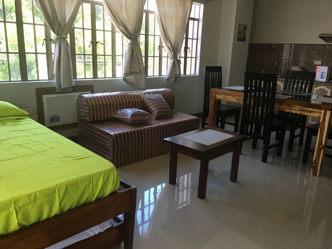 Beinte Singko de Marso Apartments photo 3