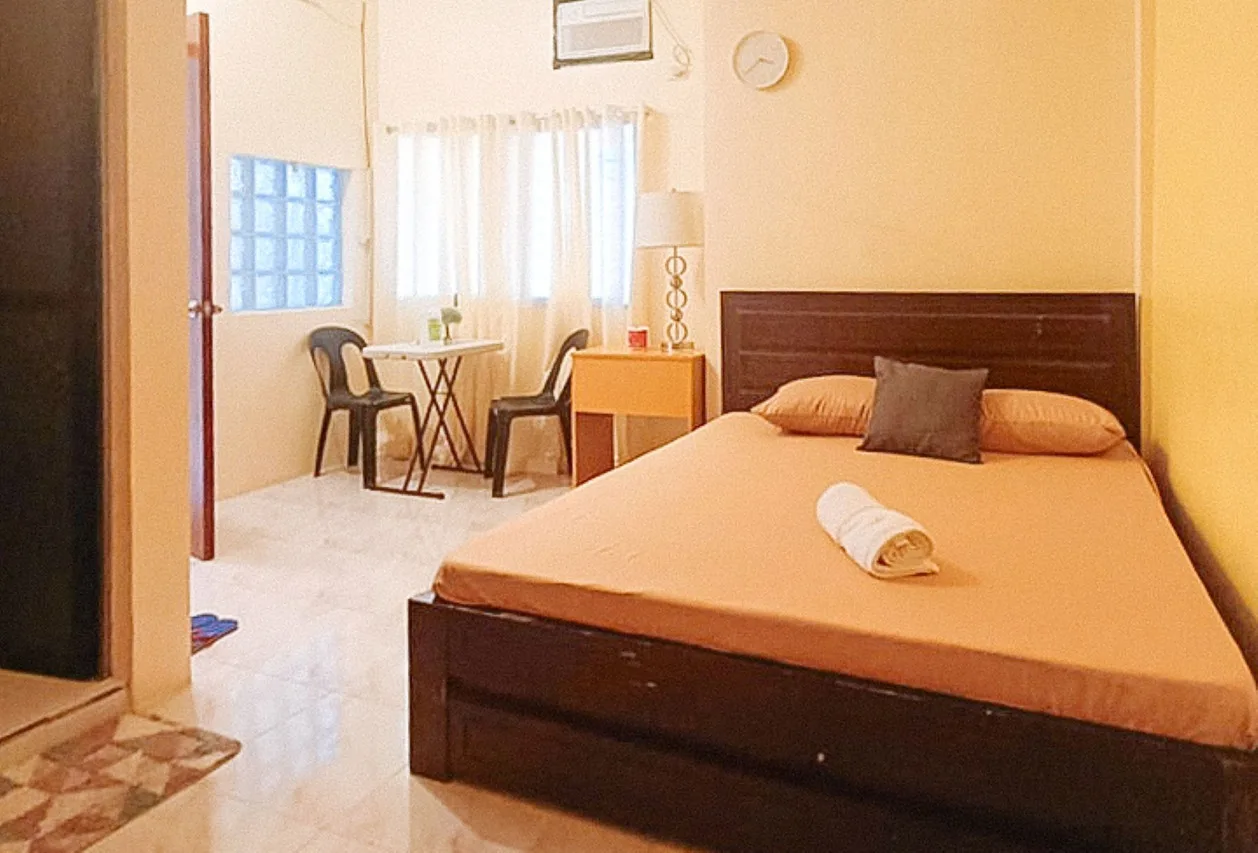 Jethro Hotel and Resto