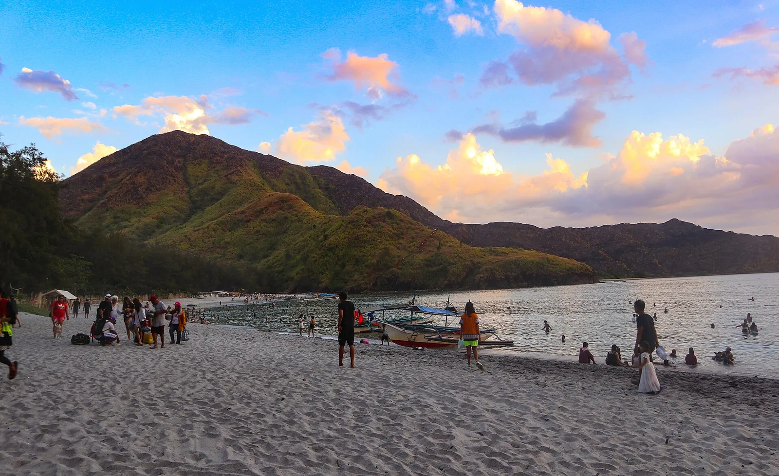 Boracay Island Escape: Beach Hopping & Swim Stops