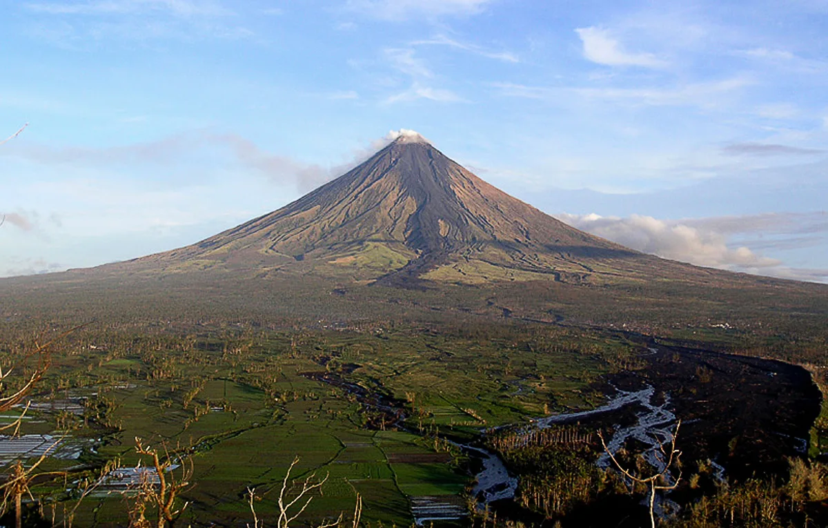 Legazpi Travel Guide 2026 — Mayon Volcano, ATV & Cagsawa Ruins