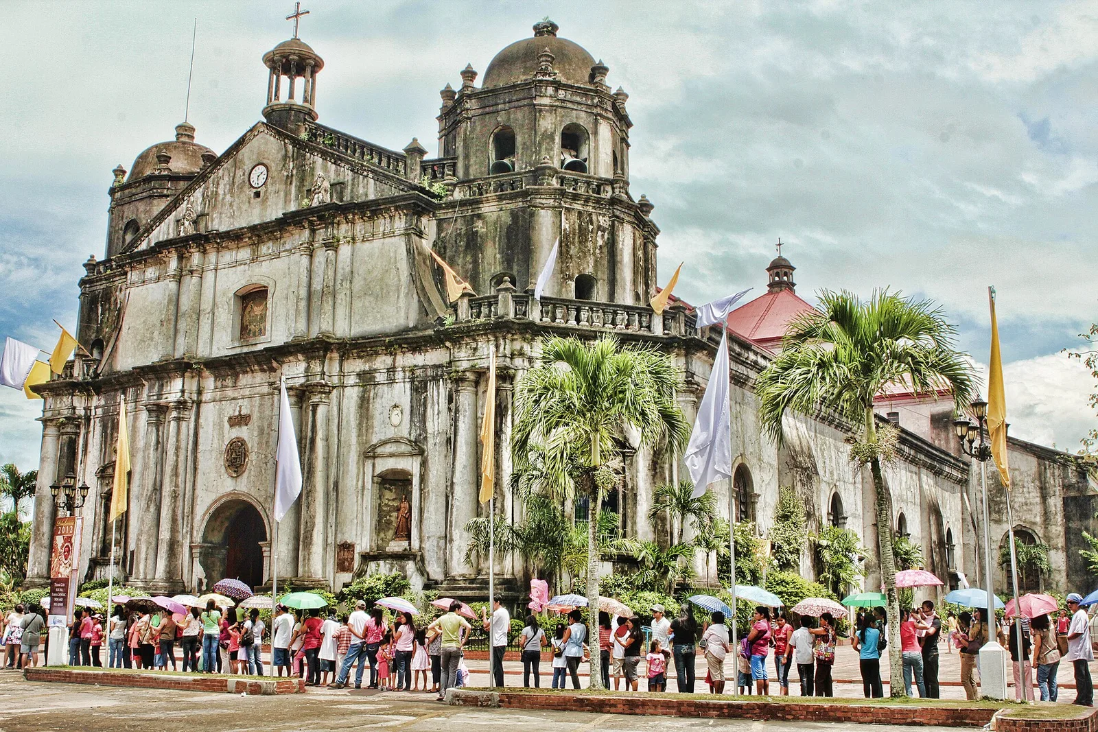 Naga Travel Guide 2026 — Peñafrancia Festival & CWC Wakeboarding