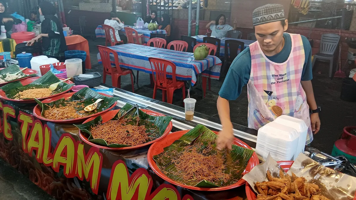 Philippines Food Costs 2026: What Everything Costs From Street Food to Restaurants