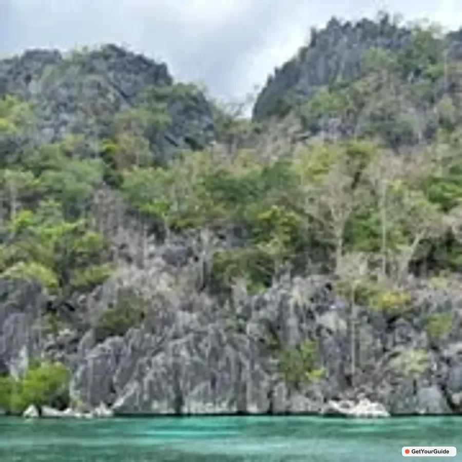 Coron Private Boat Hire with Guided Tour & Beach Lunch