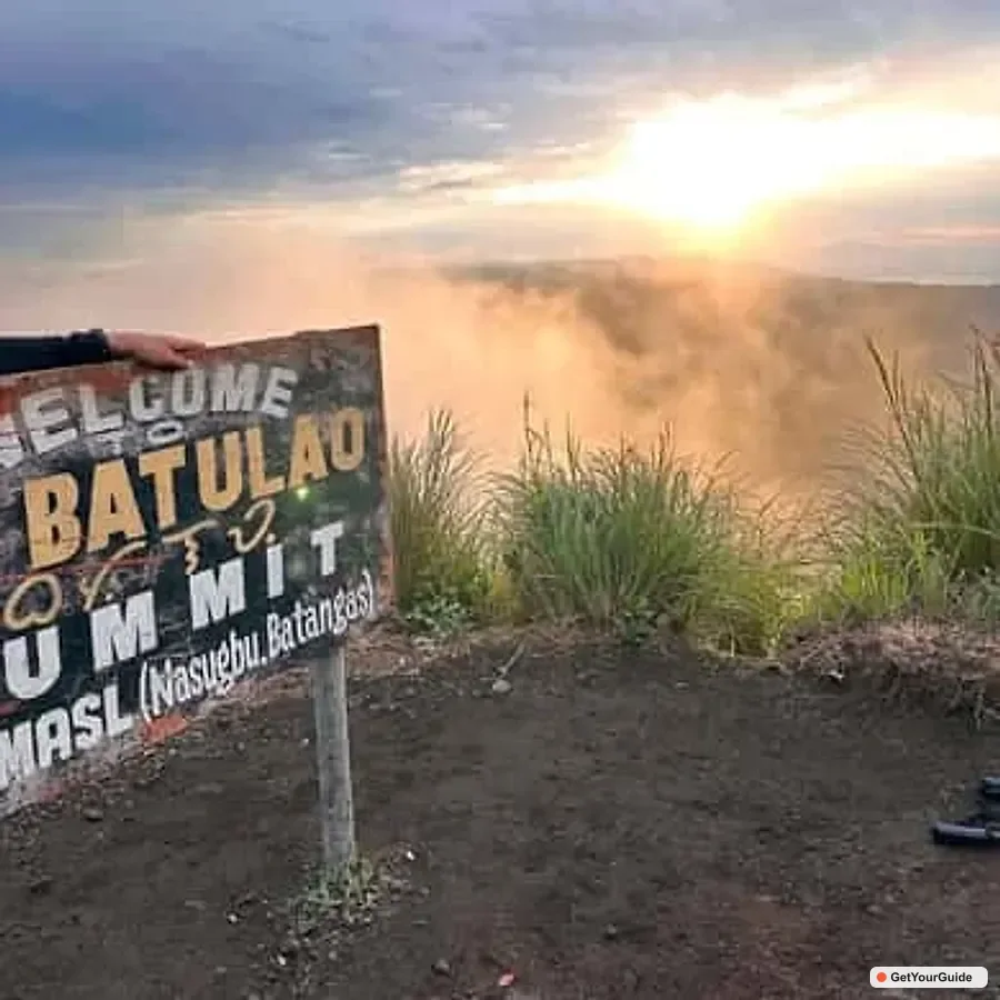 Private Mt. Batulao Hike with Tagaytay Stop